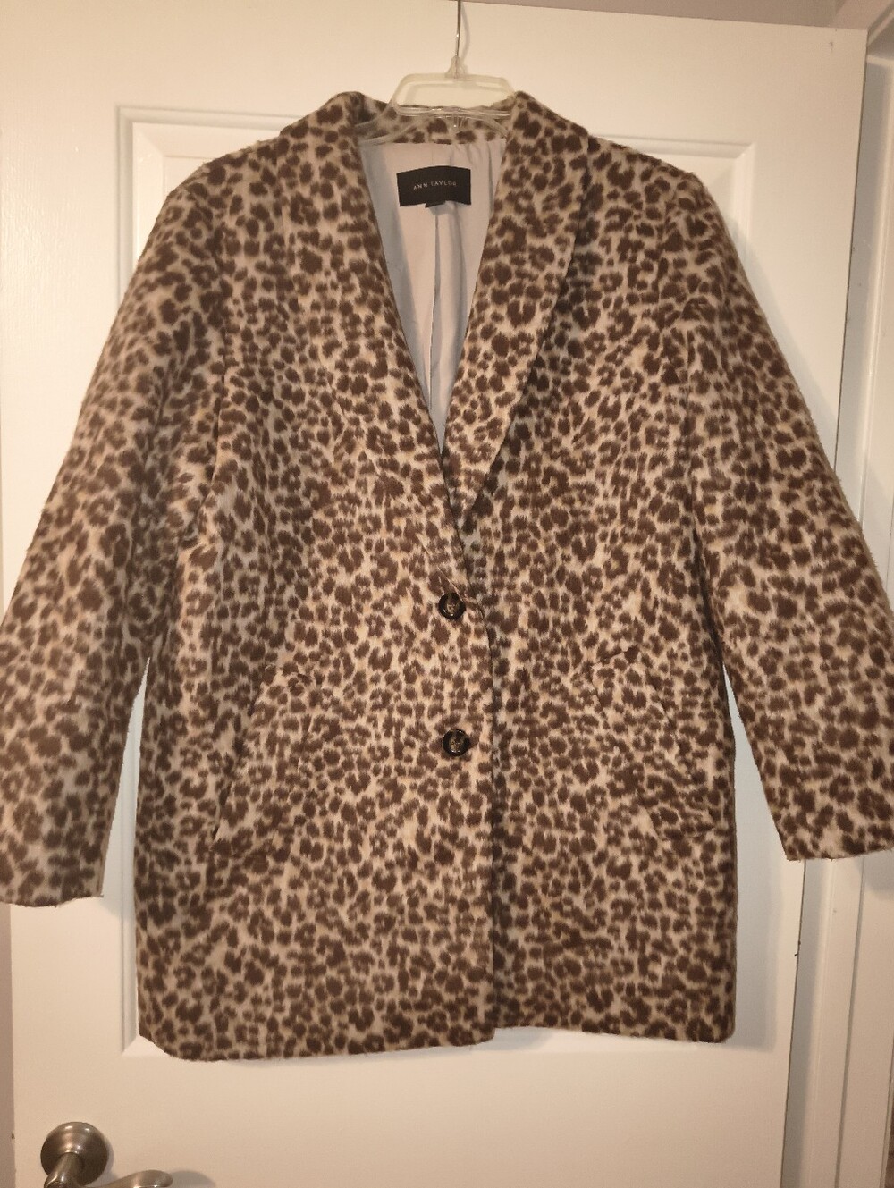 Ann Taylor leopard print faux fur coat/jacket, size L.